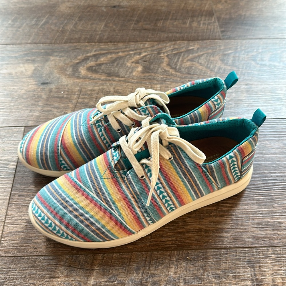 Toms Tie Shoe - Brand New